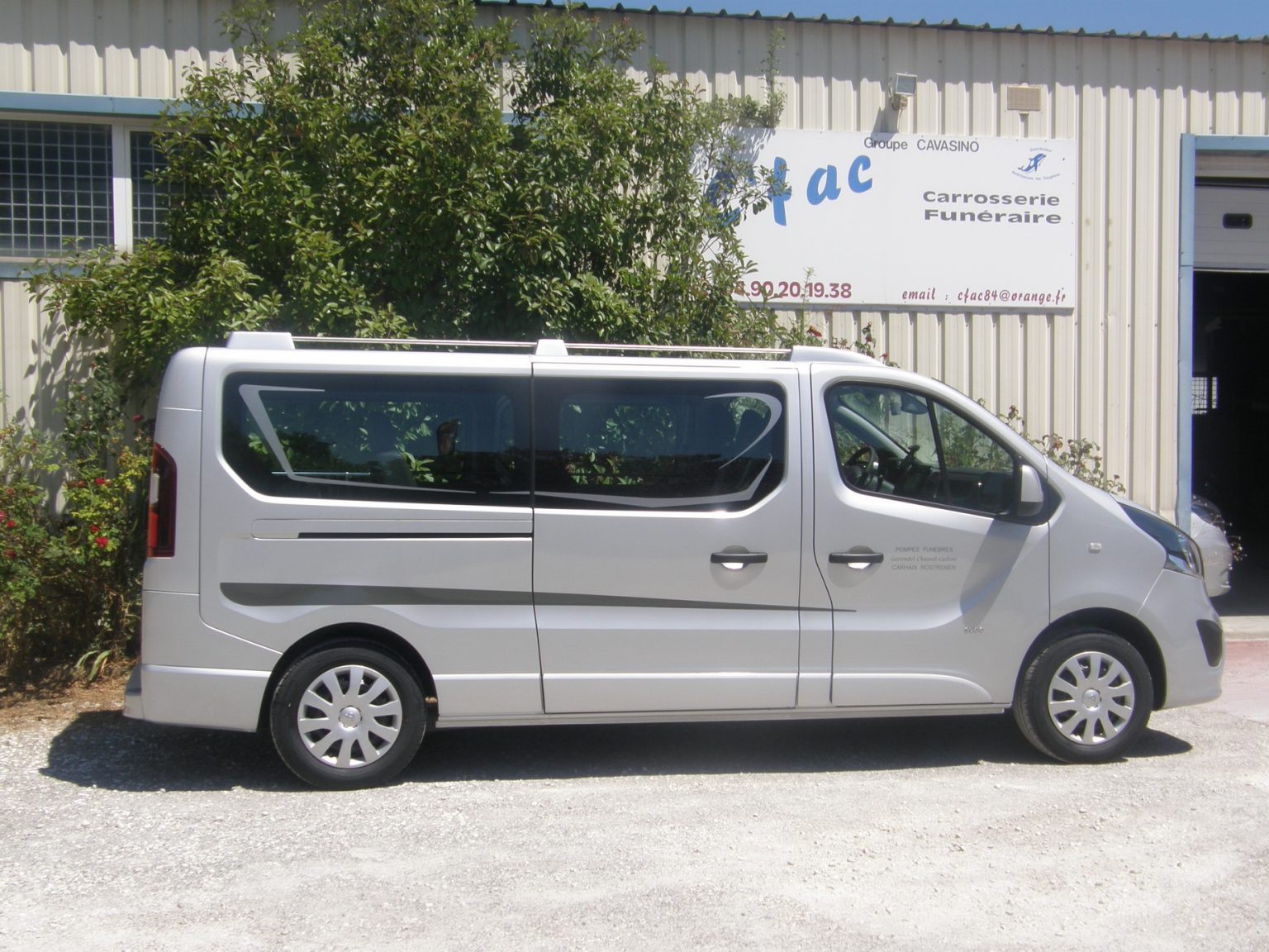 véhicule funéraire vivaro