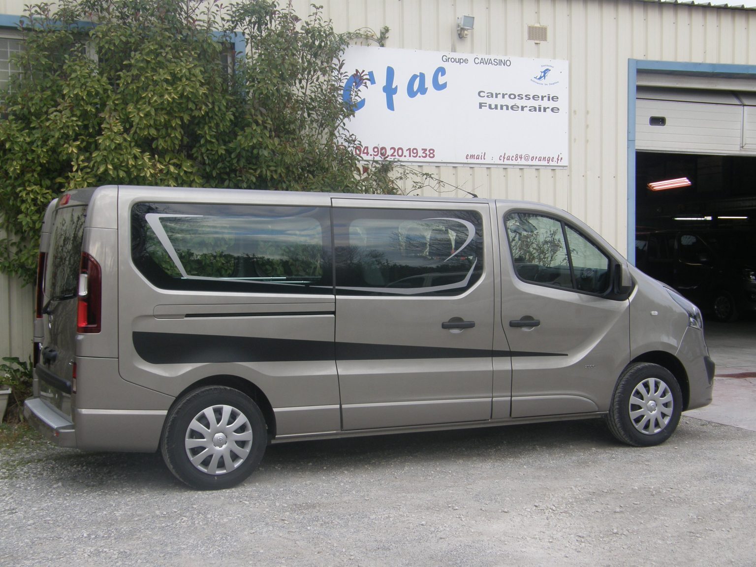 véhicule funéraire vivaro