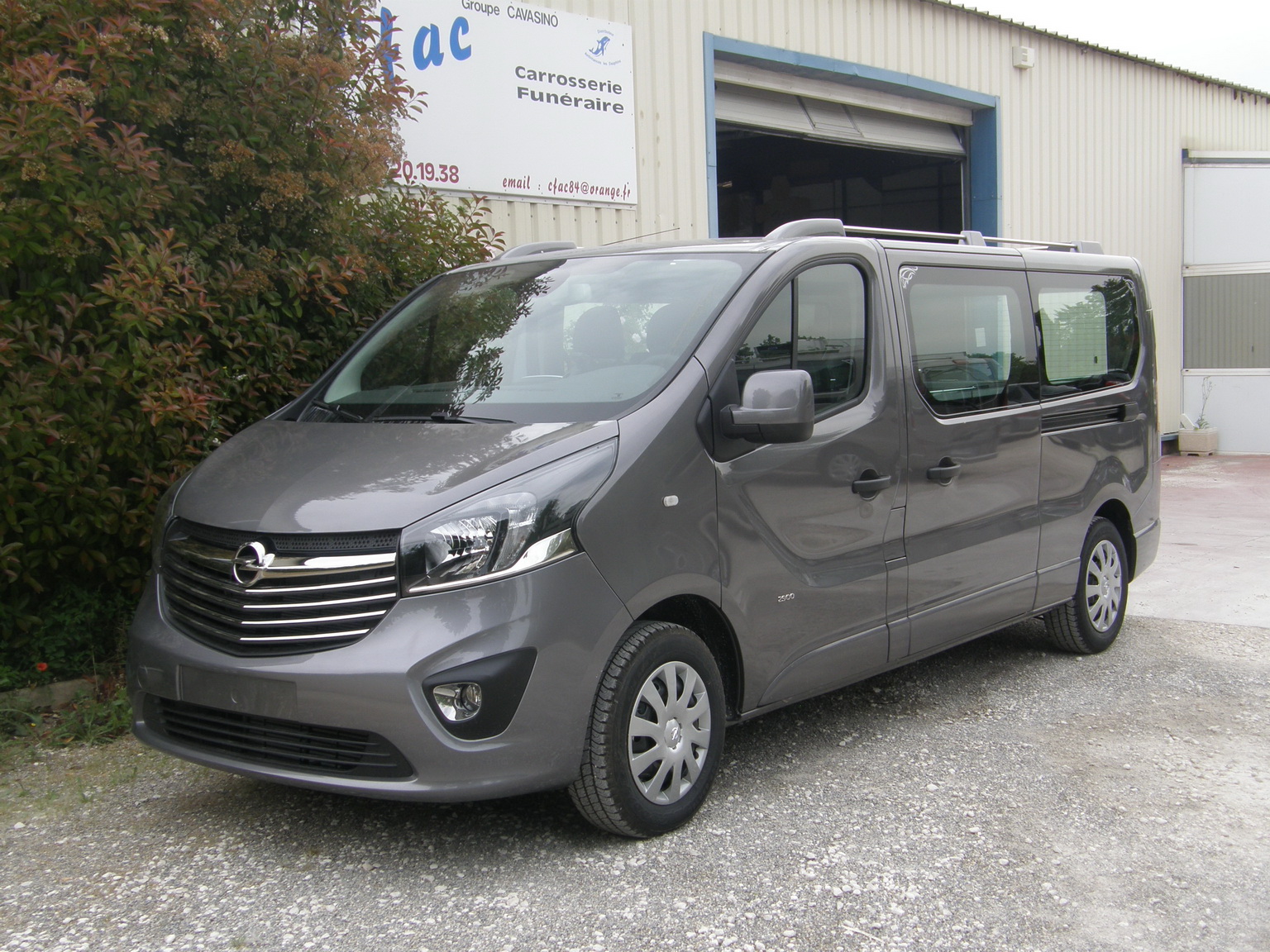 véhicule funéraire vivaro