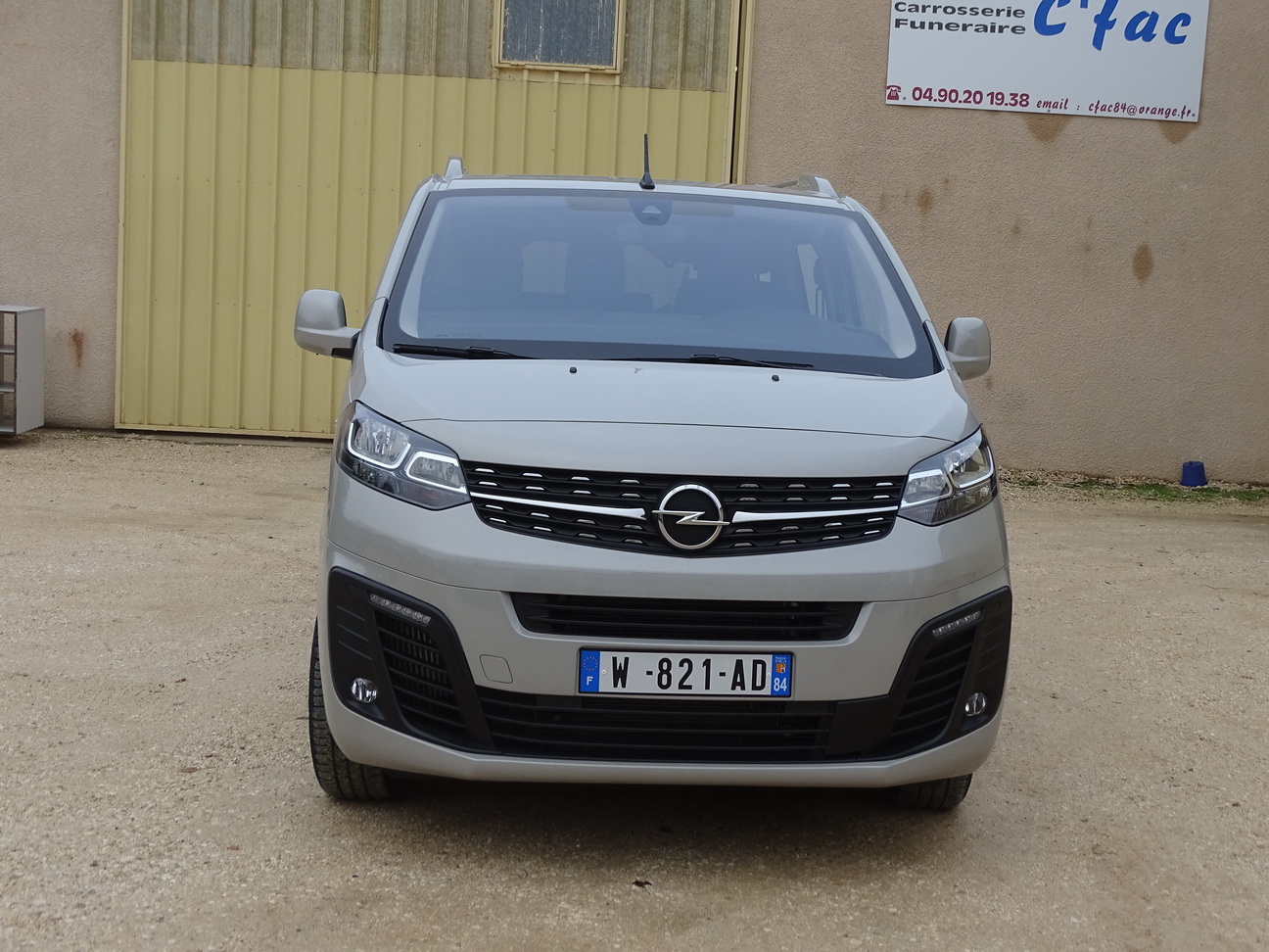 corbillard apres mise biere opel vivaro