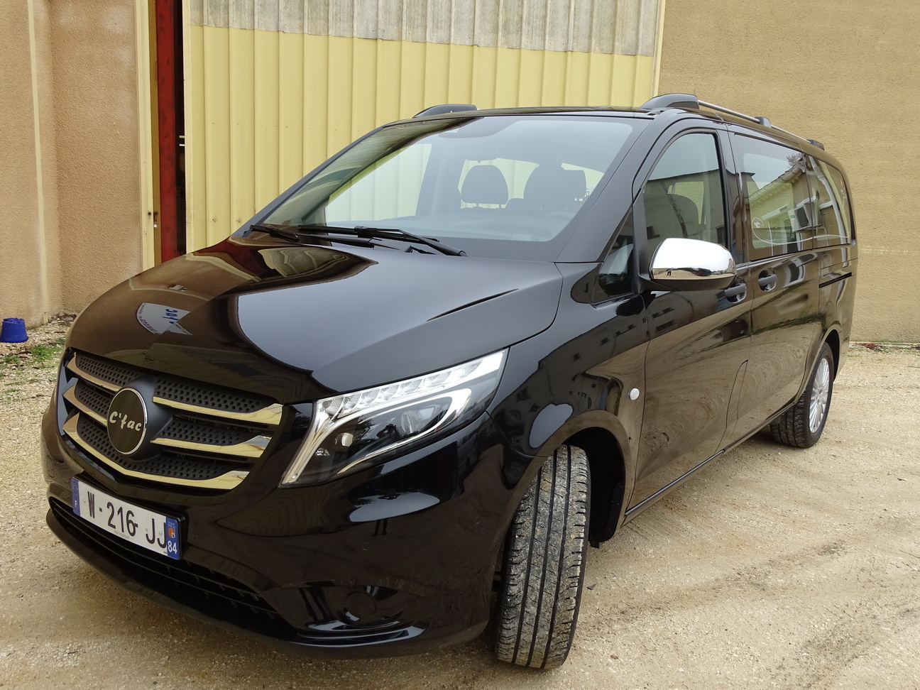 corbillard mercedes vito trois quart