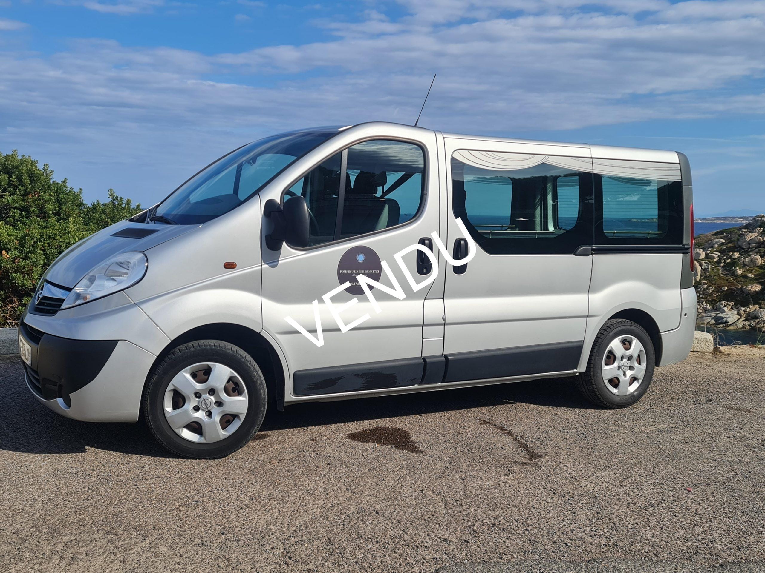 Corbillard occasion : Opel VIVARO après mise en bière – VENDU