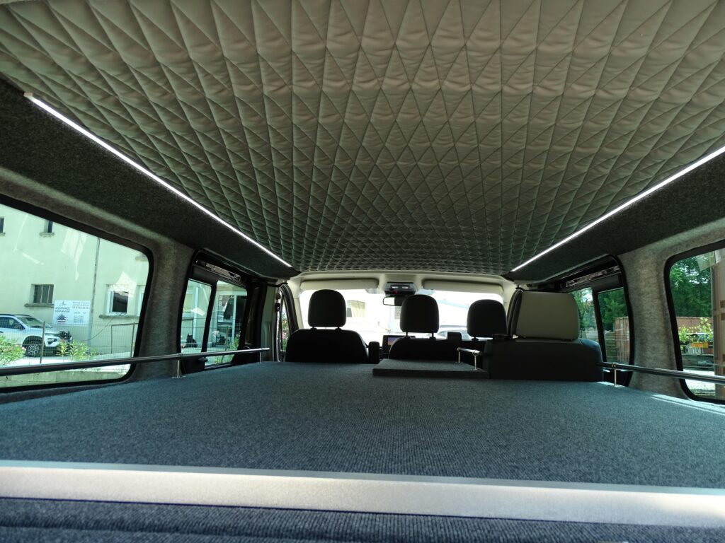 Corbillard neuf Renault Trafic mixte