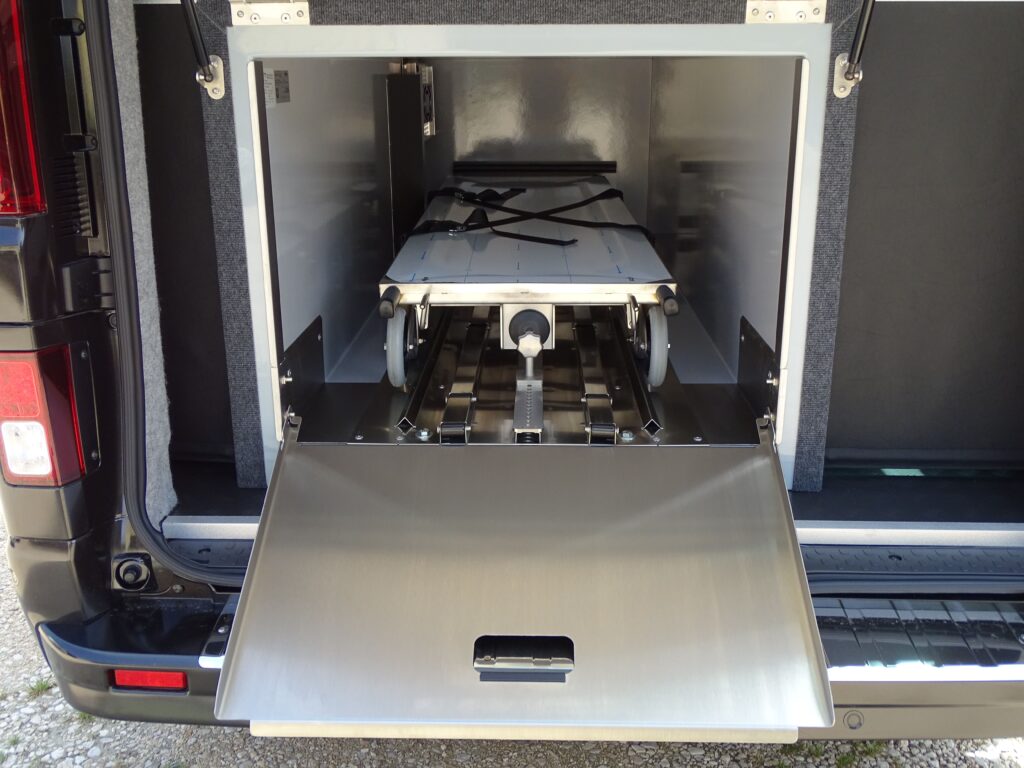 Corbillard neuf Renault Trafic mixte