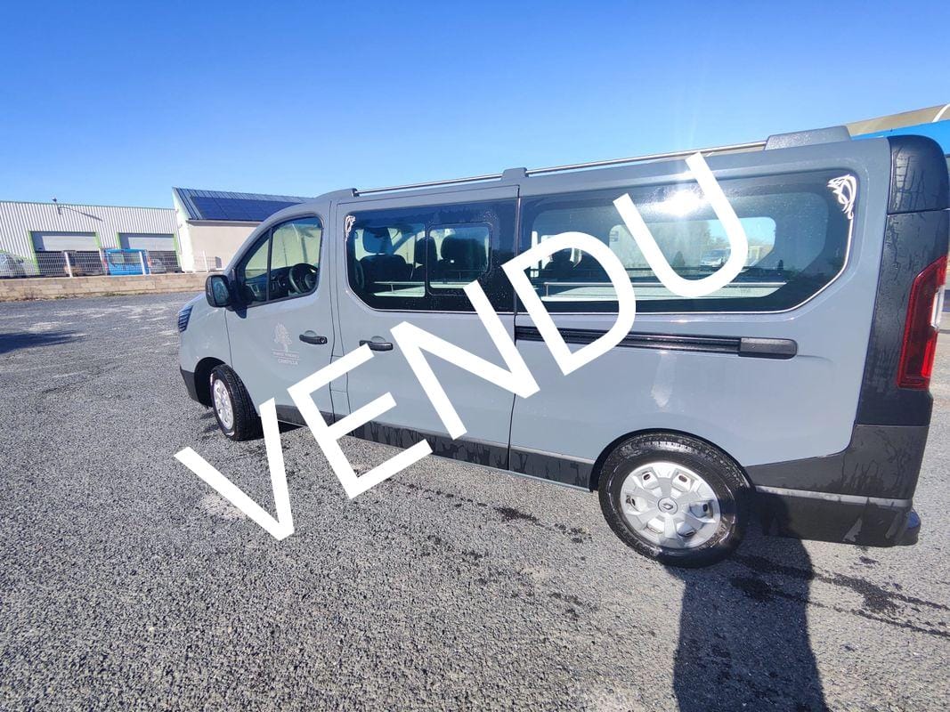 Corbillard mixte Renault Trafic – Occasion – VENDU