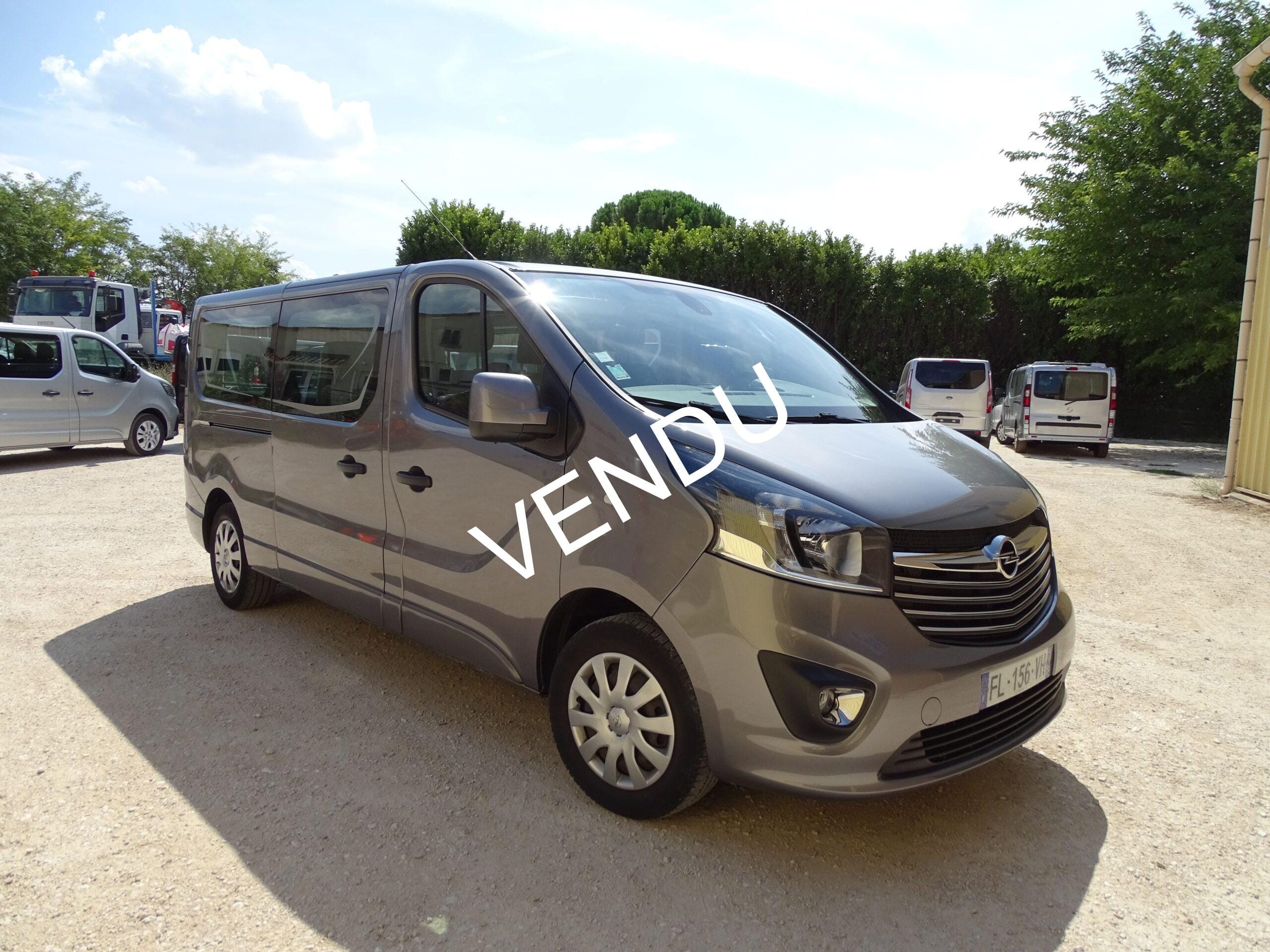 CORBILLARD OCCASION OPEL VIVARO MIXTE 4 PLACES