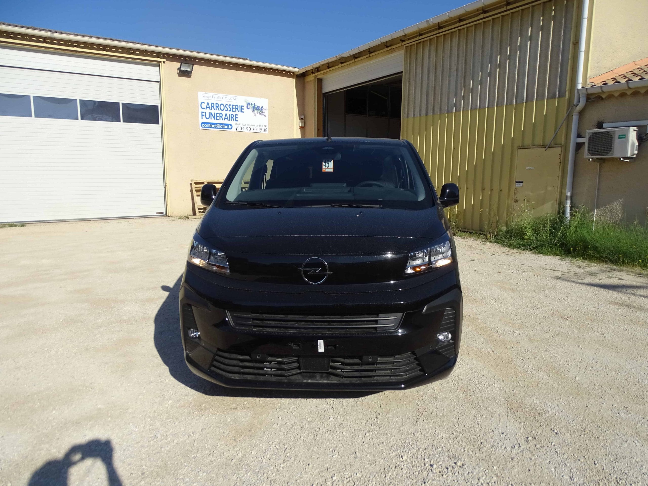 Véhicule funéraire mixte OPEL VIVARO