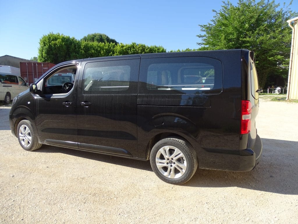 Véhicule funéraire mixte OPEL VIVARO