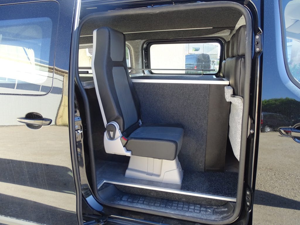 Véhicule funéraire mixte OPEL VIVARO